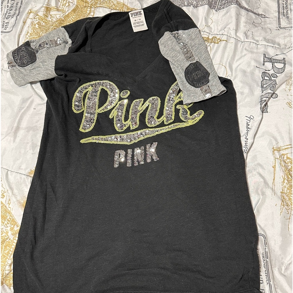 Pink shirt smoke. Free home